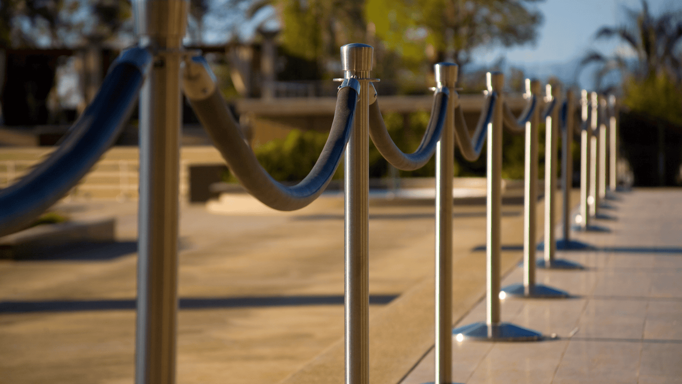 4 Reasons to use Velvet Ropes Instead of Retractable Belts for VIP Crowd Control - Crowd Control Warehouse