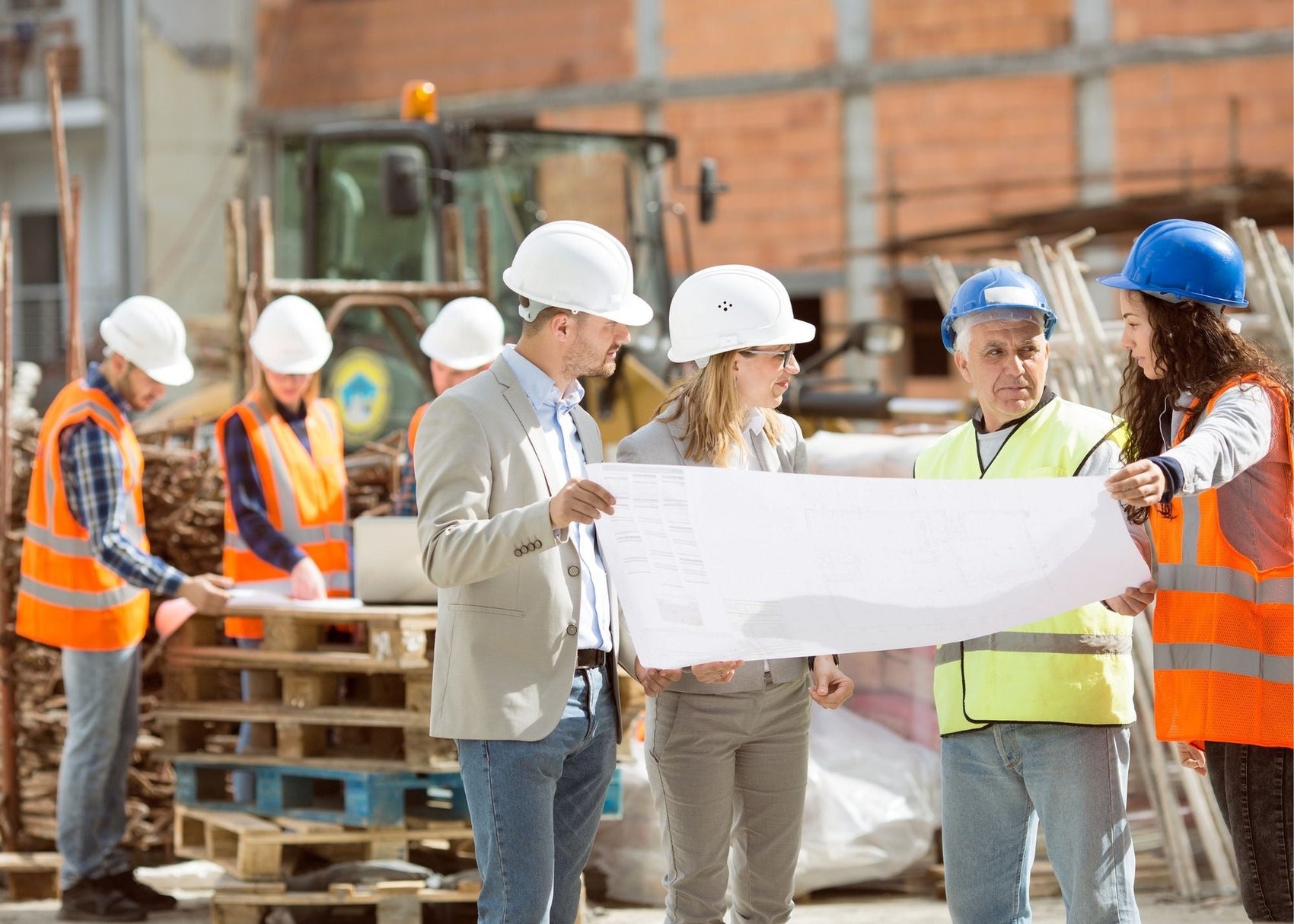 Who uses crowd control barricades? (And should you be using barricades in your industry?) - Crowd Control Warehouse