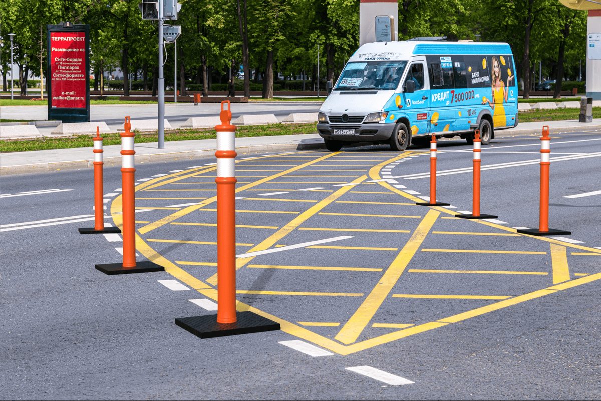 Delineator Post with Base, 49 in. - Trafford Industrial - Crowd Control Warehouse