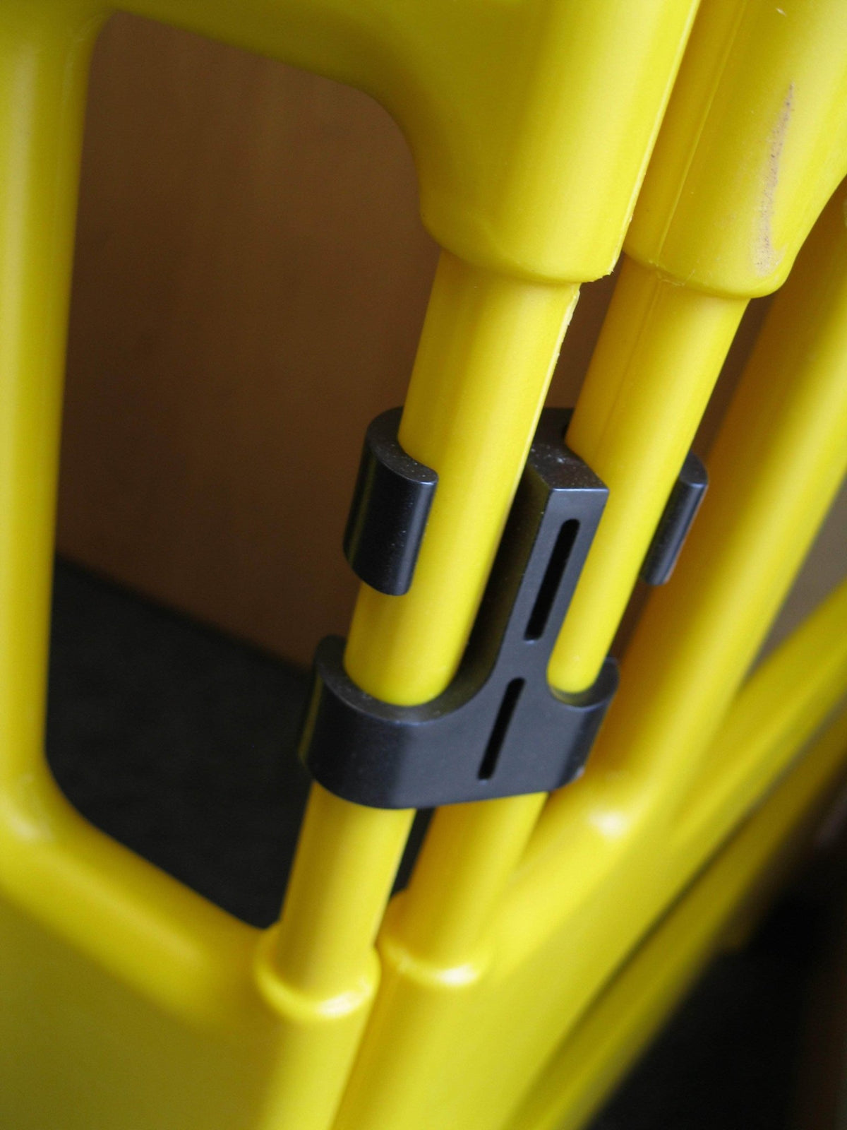 Safegate Manhole Guard - Crowd Control Warehouse